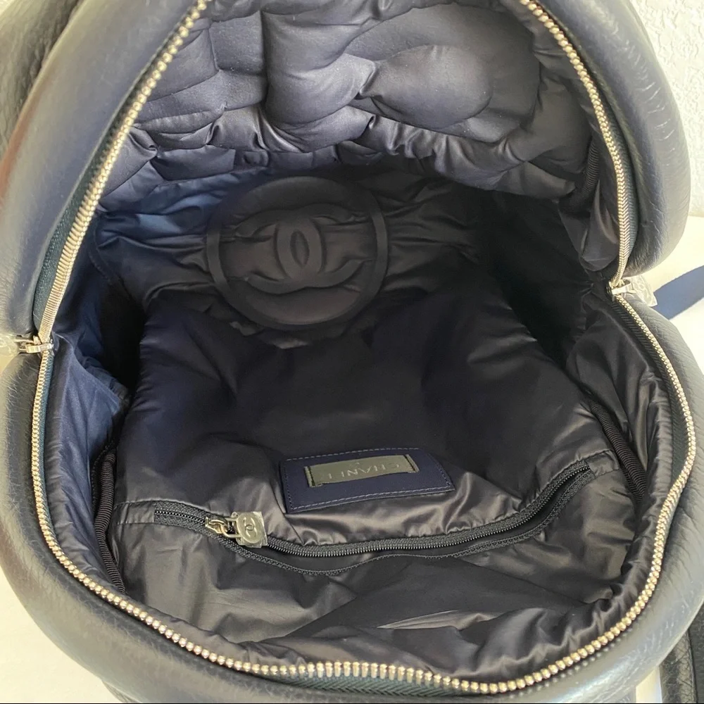 Chanel Doudoune navy leather Backpack